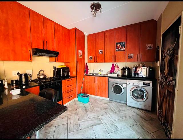 3 BEDROOM HOUSE FOR SALE IN NEW STATE AREA
